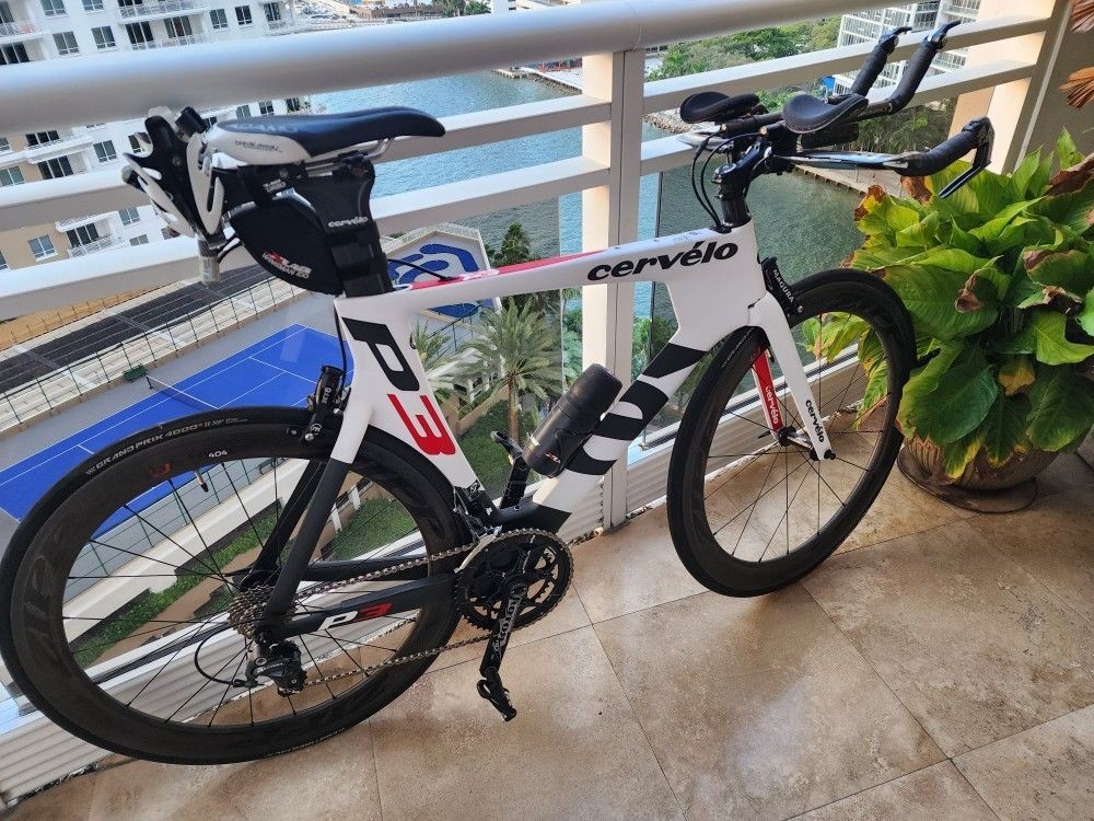 Cervelo P3 Triathlon Bike    56cm   White/Black   (Gently Pre-Owned)