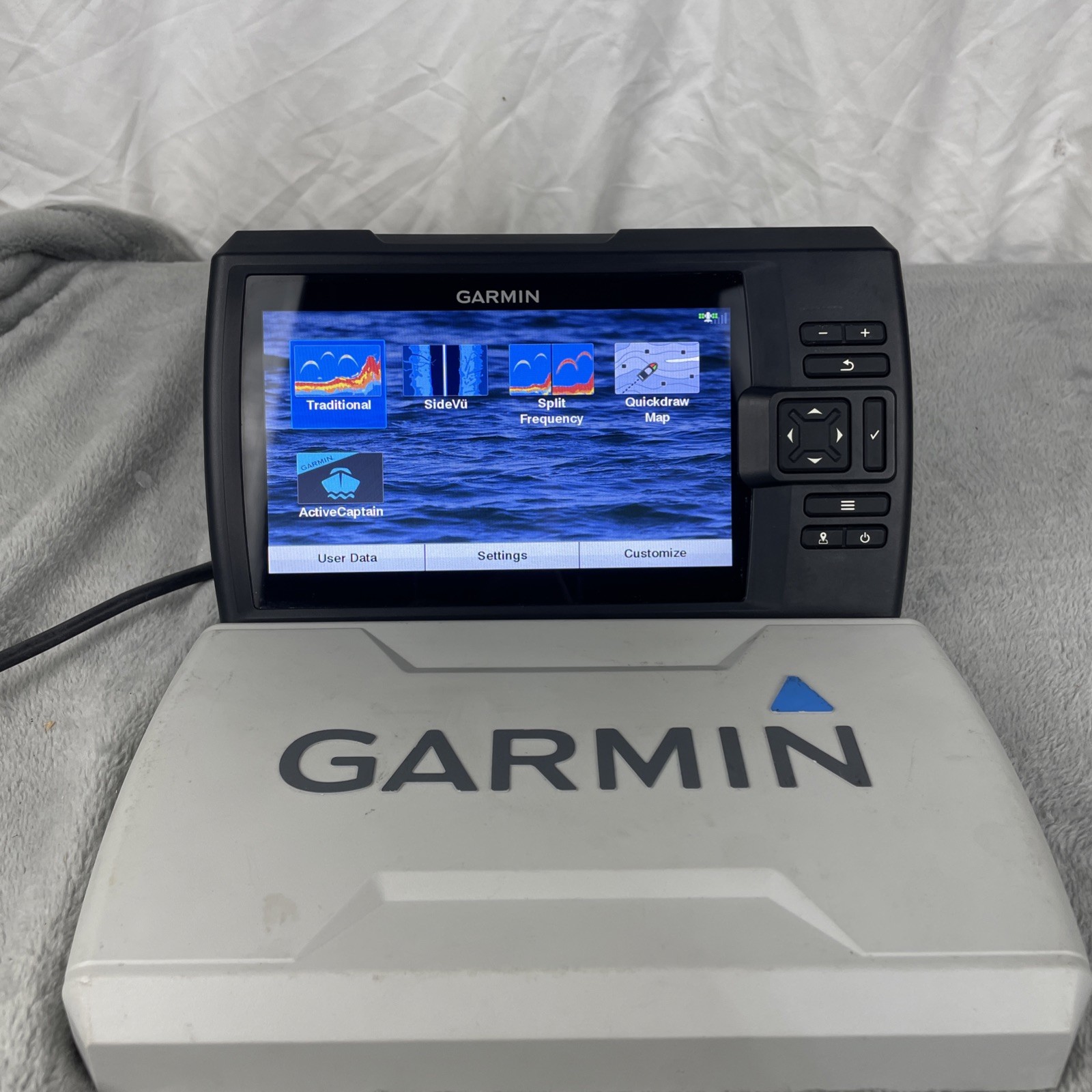 Garmin Striker Plus 7SV GPS Fishfinder  Marine Fish Finder With Suncover