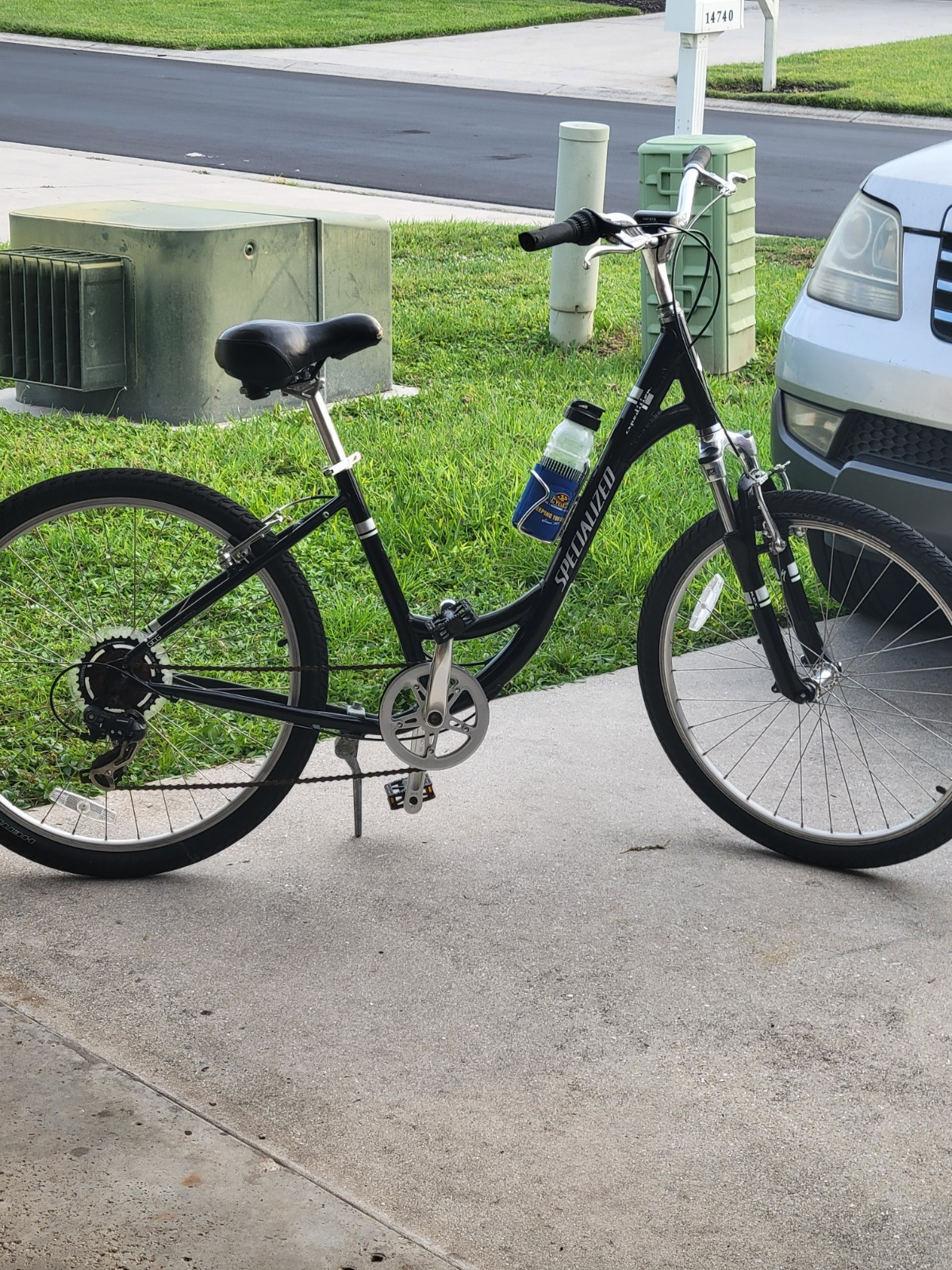 Schwinn Hybrid Bike 700C Large Black Riser Bar Caliper Brakes Kickstand