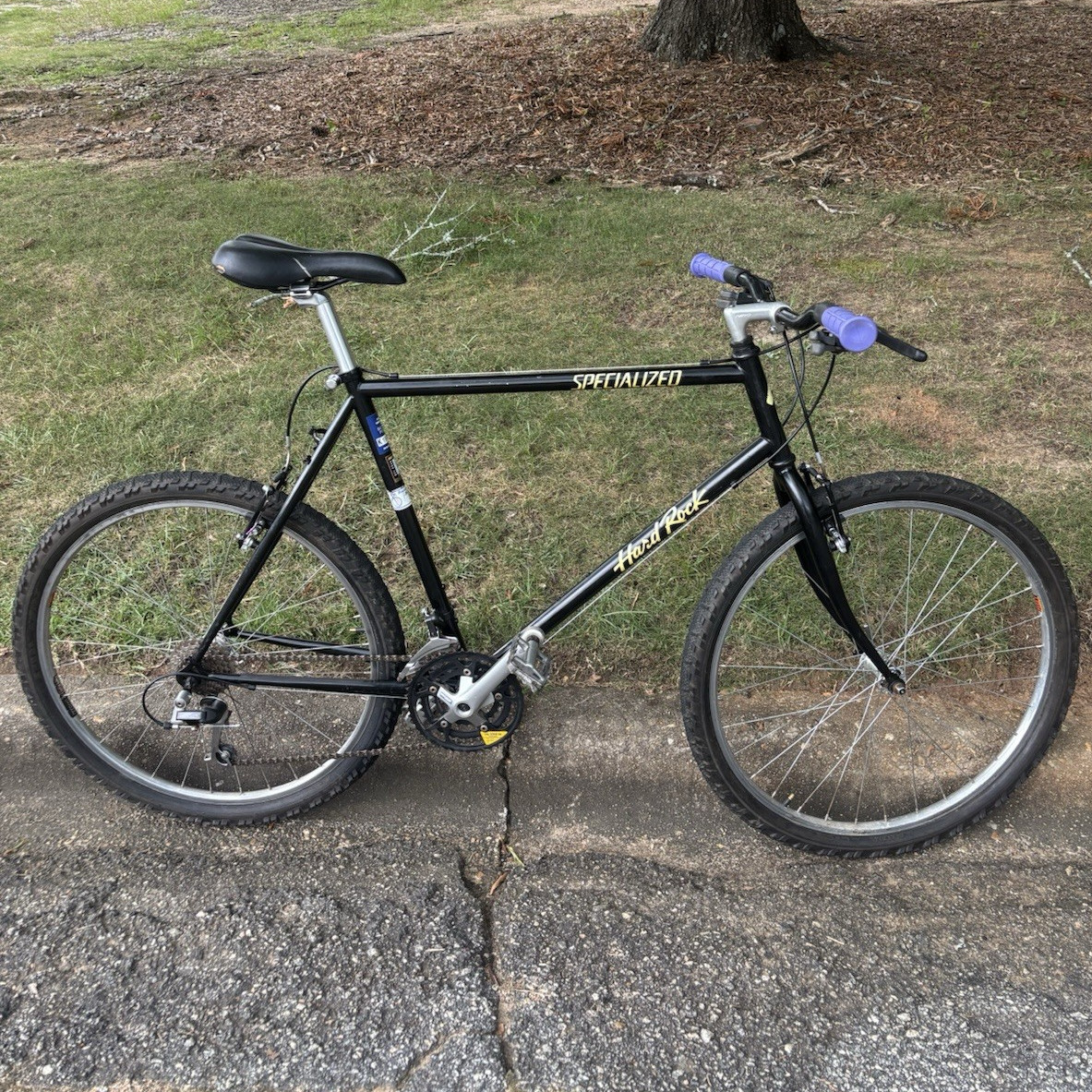Specialized Hard Rock 22in frame 26in wheels