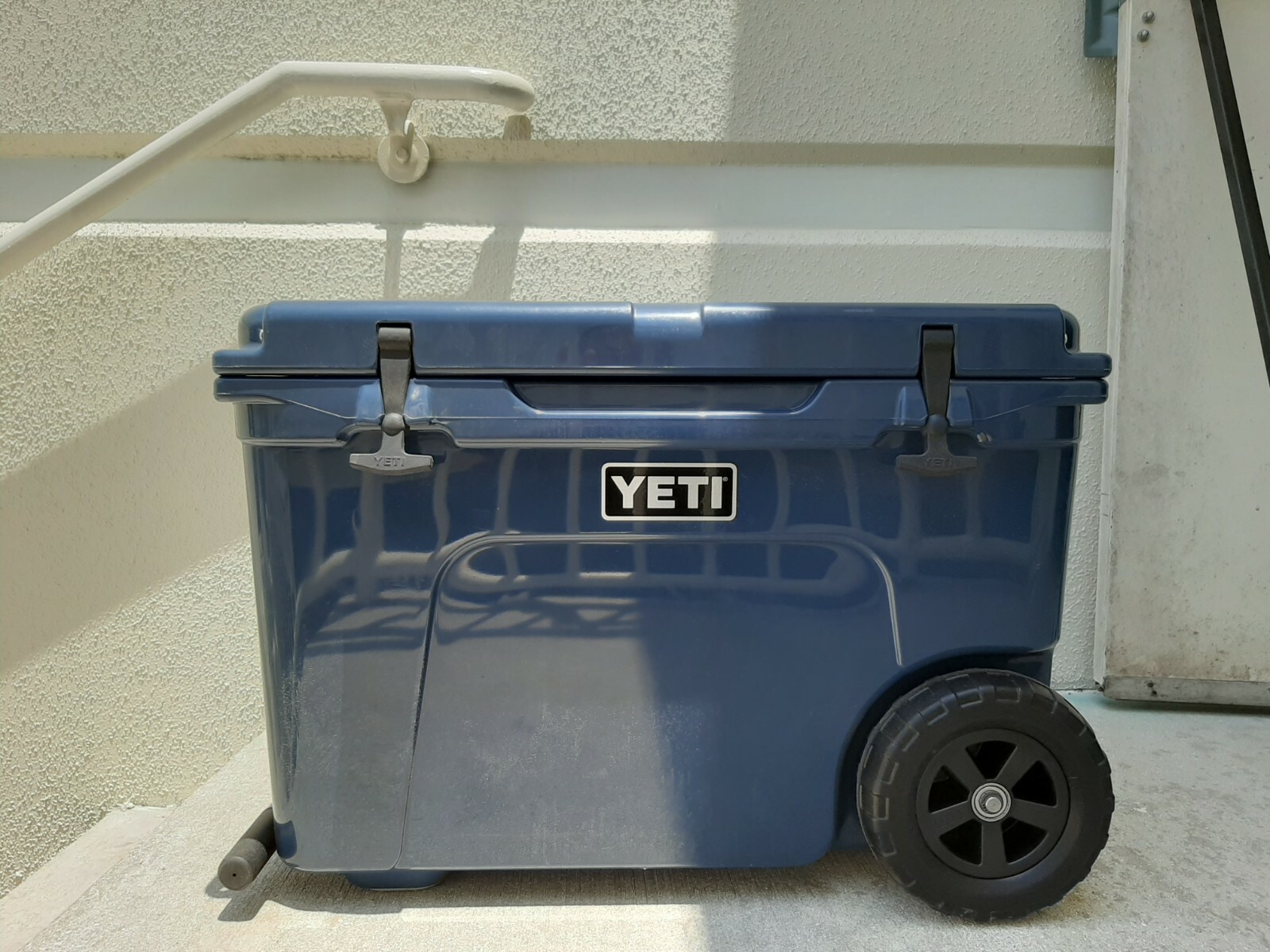 Yeti Tundra Haul Wheeled Cooler 