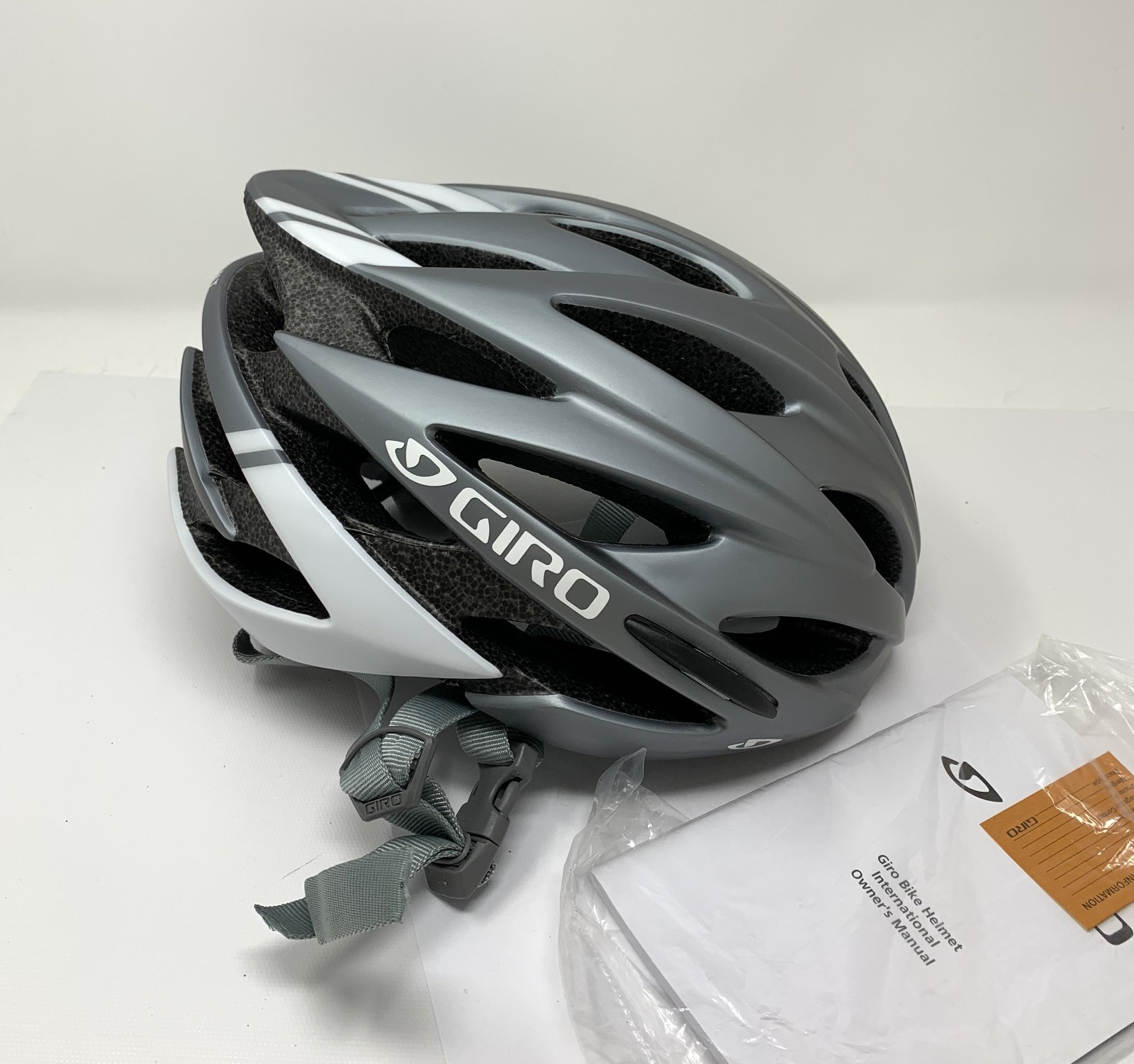 Giro Savant Cycling Helmet Size Medium 55-59cm - Matte Ti/White - NOS