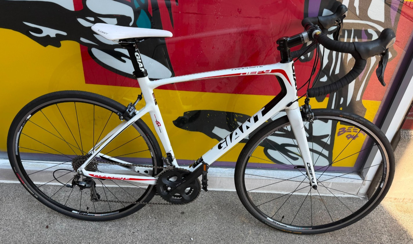 Giant Defy Advanced 1 Ultegra Road Bike M/L