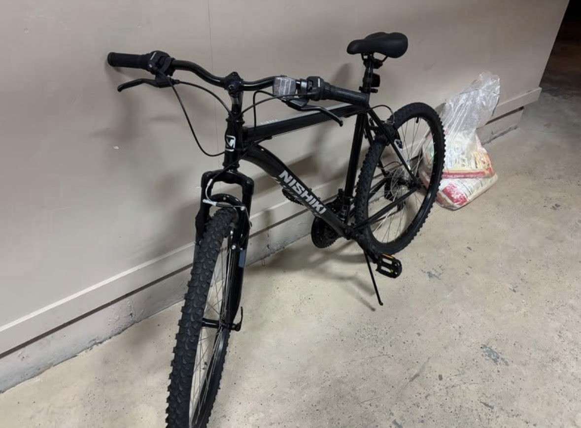 Nishiki Pueblo 26in Mountain Bike 18in Frame 21-Speed Front Suspension V-Brake