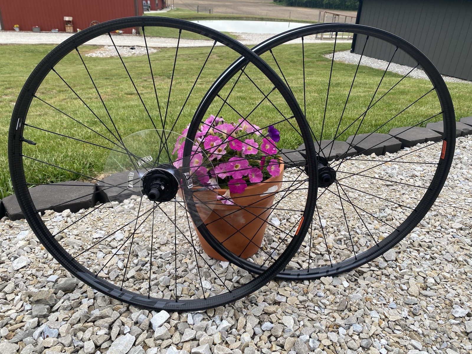 Zipp 101 XPLR Carbon Gravel Wheel Set 100x12 12x142 Sram Xdr 700c Disc Hookless