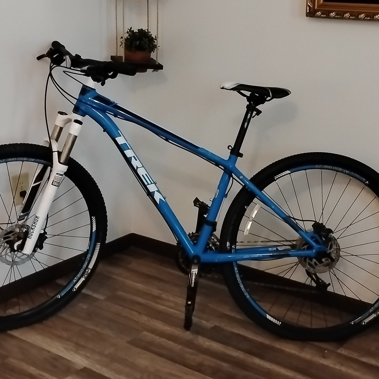 Trek X-Caliber Blue 29" Mountain Bike 15.5" Frame Front Suspension Disc